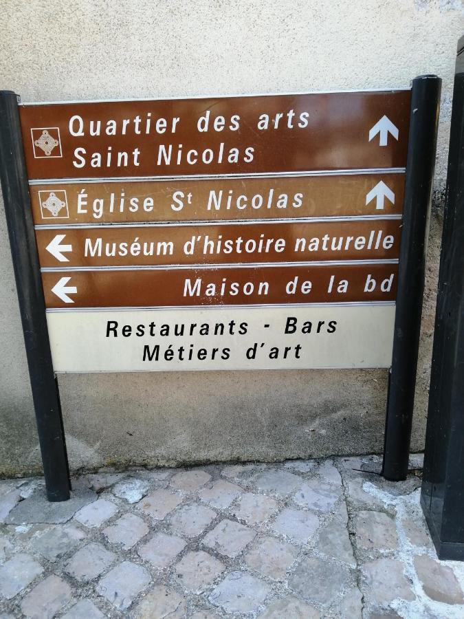 Apptt Renove Bien Situe Parking Terrasse Velos Appartement *