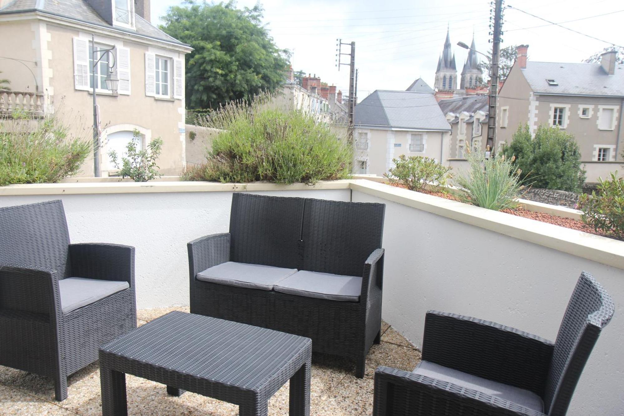 Apptt Renove Bien Situe Parking Terrasse Velos Appartement *