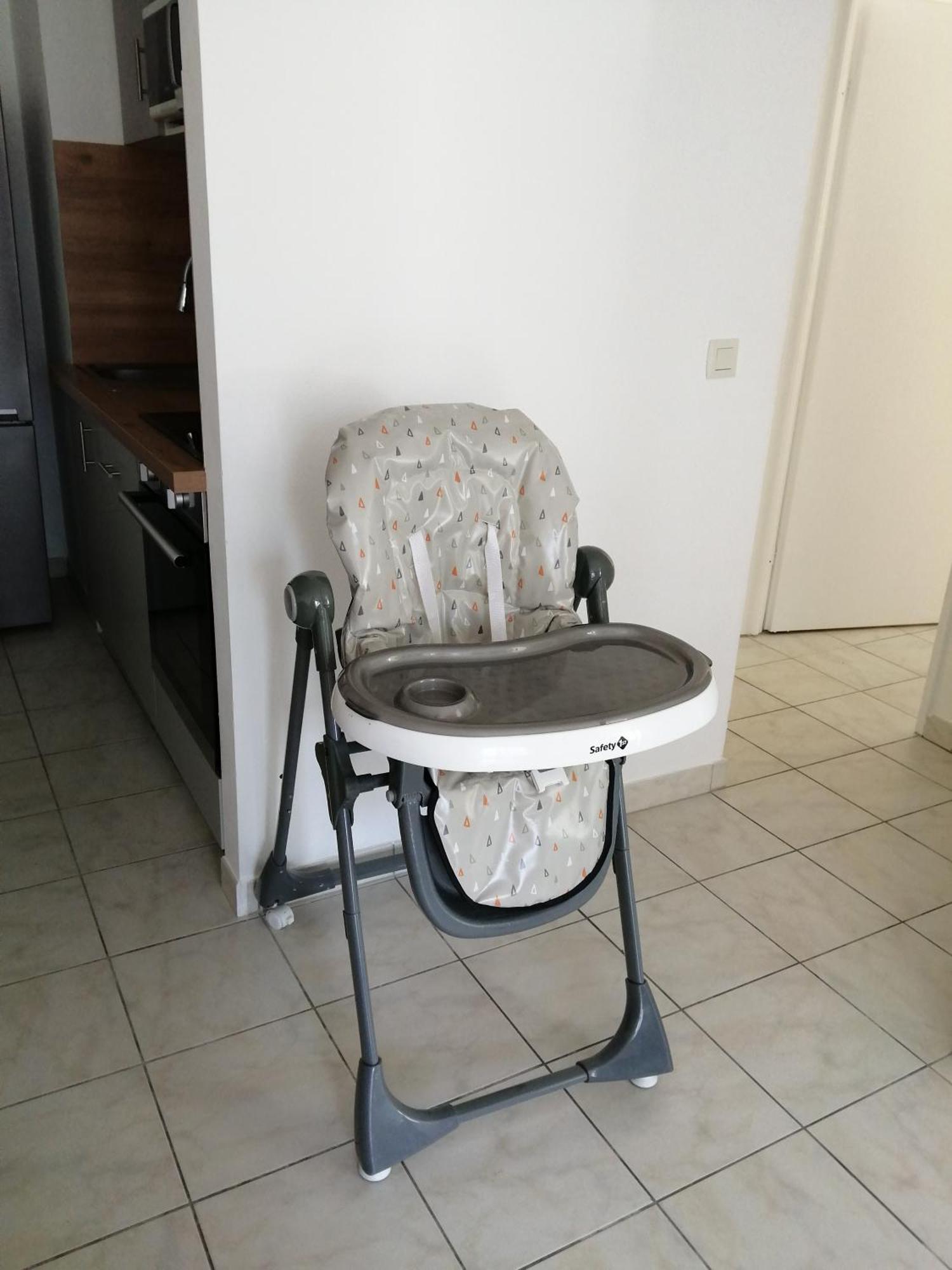 Apptt Renove Bien Situe Parking Terrasse Velos